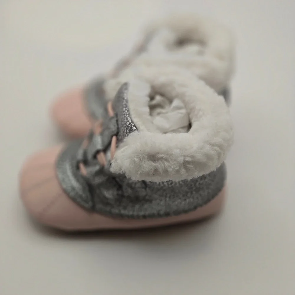 Robeez New 9-12M First Kicks Baby‎ Shoes Pink Silver Faux Fur Booties Girl